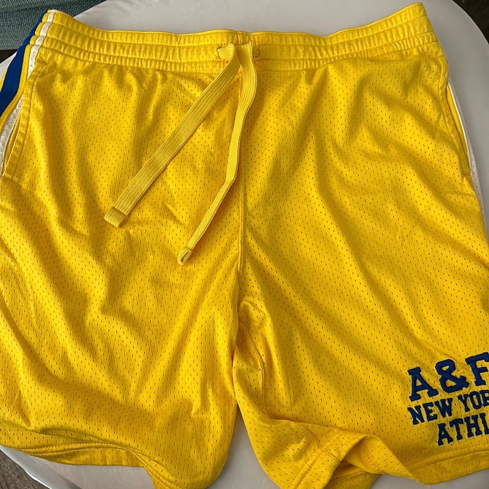 Men's Abercrombie & Fitch Mesh Basketball Shorts -  Yellow/Whit Size XL (USED)